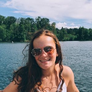 Meet your Posher, Emma